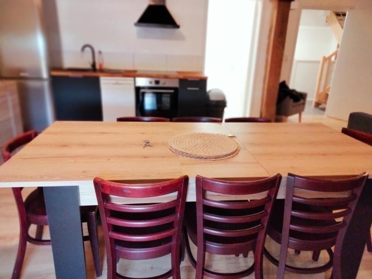 Appartement 3 Renove Et Spacieux, Entierement Meuble