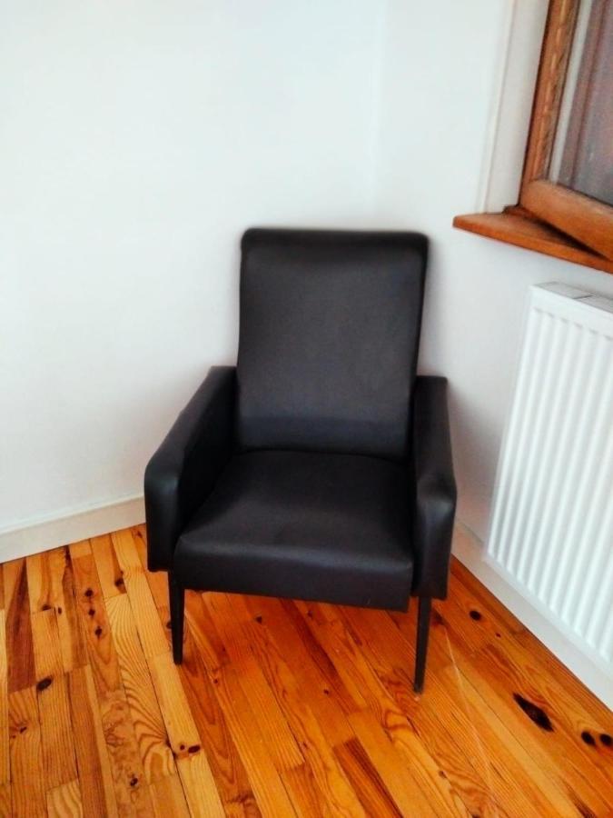 Appartement 3 Renove Et Spacieux, Entierement Meuble