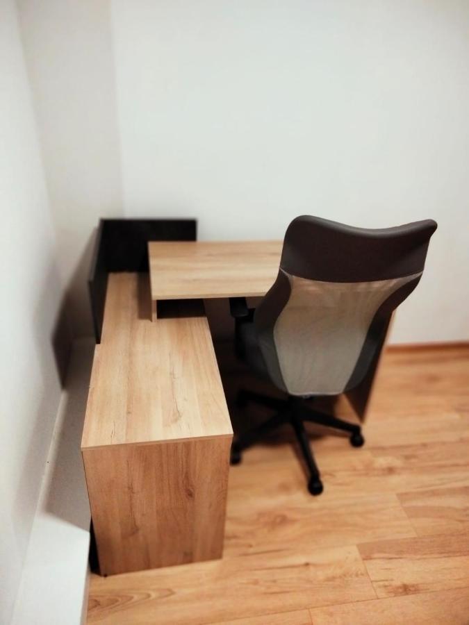 Appartement 3 Renove Et Spacieux, Entierement Meuble